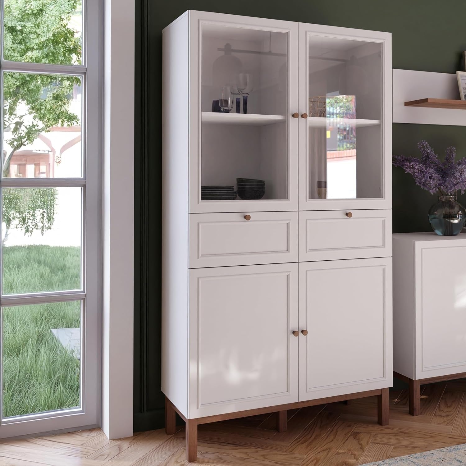 Highboardvitrine im Landhausstil mit 4 T¨¹ren, 2 Schubladen und Glaseins?tzen aus Holzwerkstoff in Secret Grey und Schlammeiche, 99,9 ¡Á 184,6